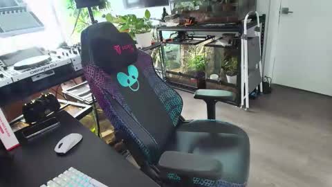 Pierre Fitch online show from 01/05/26, 06:11