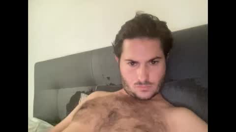 Snapshot of pierrot462900 chatting on 10/09/25, 01:31 pierrot462900 online show from 10/09/25, 01:31