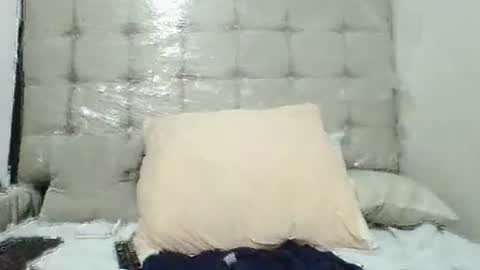 pieslatinos online show from 12/30/24, 03:14