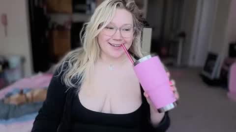 Piggy Rose online show from 01/31/26, 07:11