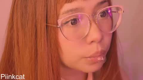 Snapshot of piinkcat chatting on 03/03/25, 09:11 Emi online show from 03/03/25, 09:11