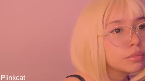 Snapshot of piinkcat chatting on 03/05/25, 08:32 Emi online show from 03/05/25, 08:32