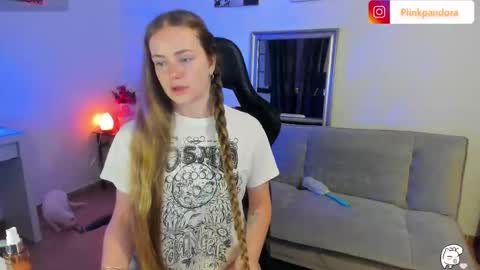 Snapshot of piinkpandora chatting on 09/14/25, 09:14 PiinkPandora online show from 09/14/25, 09:14