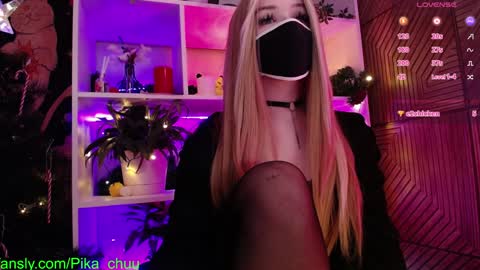 Snapshot of pika_pikaa chatting on 12/20/24, 11:26 Sonya online show from 12/20/24, 11:26