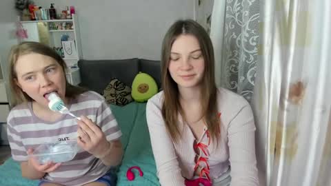 Adele and Elli online show from 04/03/26, 05:11