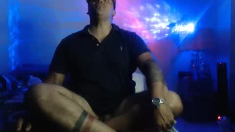 pikoro_gomez online show from 12/18/24, 06:32