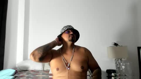 pikoro_gomez online show from 10/17/25, 01:20