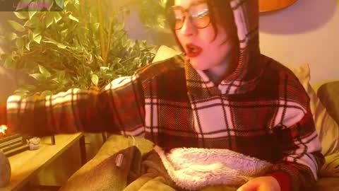 PilloGoddess online show from 12/15/25, 05:12