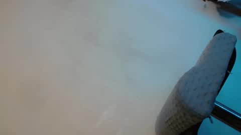 Snapshot of pillow_whispers chatting on 11/19/25, 02:50 jane online show from 11/19/25, 02:50