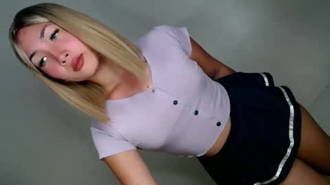 Snapshot of pillow_whispers chatting on 02/25/26, 09:13 jane online show from 02/25/26, 09:13