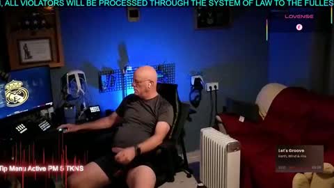 Snapshot of pilot_dave_69 chatting on 11/18/25, 04:39 Dave online show from 11/18/25, 04:39