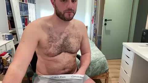 pilou online show from 02/25/26, 12:15