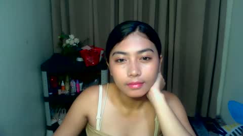 Snapshot of pinay_aangel chatting on 05/17/26, 11:12 pinay_aangel online show from 05/17/26, 11:12