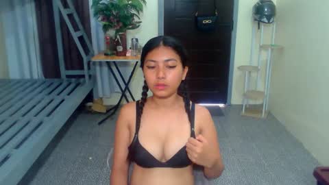 Snapshot of pinay_aangel chatting on 05/21/26, 03:57 pinay_aangel online show from 05/21/26, 03:57