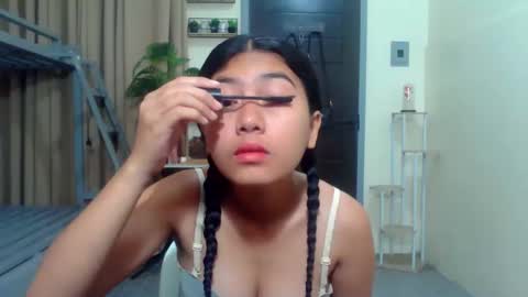 Snapshot of pinay_aangel chatting on 05/27/26, 11:35 pinay_aangel online show from 05/27/26, 11:35