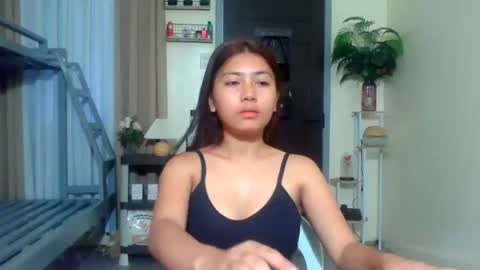 Snapshot of pinay_aangel chatting on 06/19/26, 12:59 pinay_aangel online show from 06/19/26, 12:59