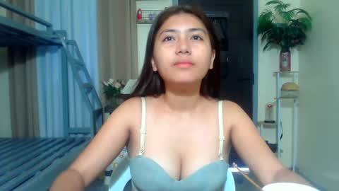 Snapshot of pinay_aangel chatting on 06/21/26, 12:46 pinay_aangel online show from 06/21/26, 12:46