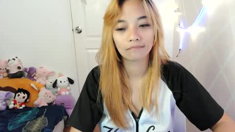 Snapshot of pinay_beauty14 chatting on 01/11/25, 04:27 pinay beauty14 online show from 01/11/25, 04:27