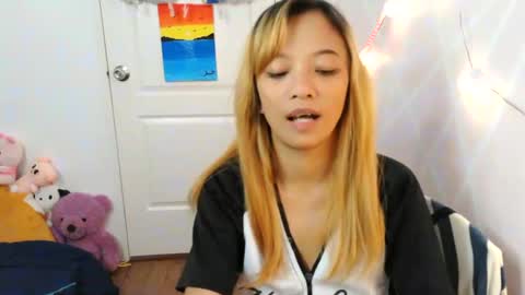 Snapshot of pinay_beauty14 chatting on 02/01/25, 12:40 pinay beauty14 online show from 02/01/25, 12:40