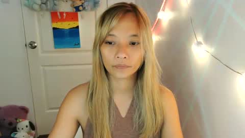 Snapshot of pinay_beauty14 chatting on 02/16/25, 12:19 pinay beauty14 online show from 02/16/25, 12:19