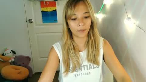 Snapshot of pinay_beauty14 chatting on 02/17/25, 10:58 pinay beauty14 online show from 02/17/25, 10:58