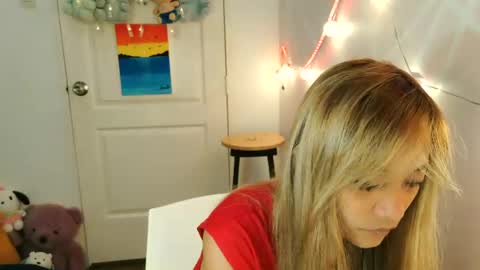 Snapshot of pinay_beauty14 chatting on 02/18/25, 01:00 pinay beauty14 online show from 02/18/25, 01:00