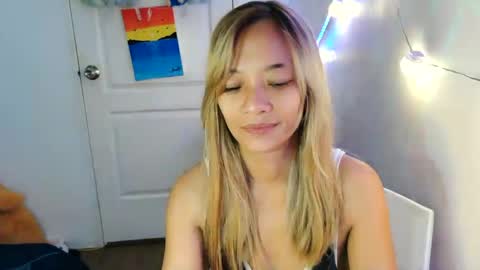 Snapshot of pinay_beauty14 chatting on 02/19/25, 11:04 pinay beauty14 online show from 02/19/25, 11:04