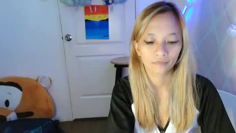 Snapshot of pinay_beauty14 chatting on 02/23/25, 02:40 pinay beauty14 online show from 02/23/25, 02:40