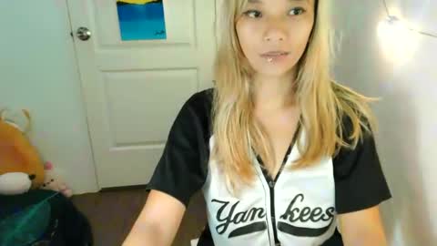 Snapshot of pinay_beauty14 chatting on 02/24/25, 10:36 pinay beauty14 online show from 02/24/25, 10:36