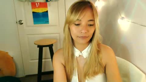 Snapshot of pinay_beauty14 chatting on 03/04/25, 10:27 pinay beauty14 online show from 03/04/25, 10:27