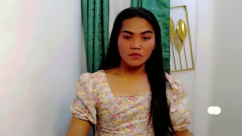 Snapshot of pinay_cristine chatting on 11/19/25, 02:06 pinay_cristine online show from 11/19/25, 02:06