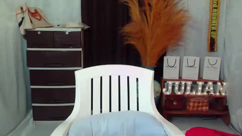 Snapshot of pinay_dhalia chatting on 10/15/25, 12:49 Dhalia online show from 10/15/25, 12:49