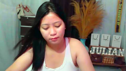 Snapshot of pinay_dhalia chatting on 10/16/25, 12:55 Dhalia online show from 10/16/25, 12:55