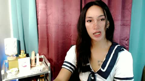 Snapshot of pinay_lucy chatting on 06/22/26, 05:04 lucyLove online show from 06/22/26, 05:04
