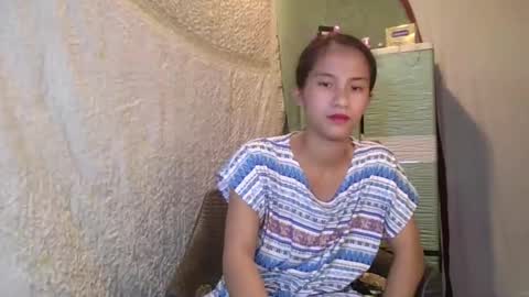 Snapshot of pinay_maex chatting on 02/21/25, 03:32 mae online show from 02/21/25, 03:32