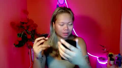 Snapshot of pinay_sweetlenatashaxx chatting on 10/19/25, 05:35 call me natasha online show from 10/19/25, 05:35