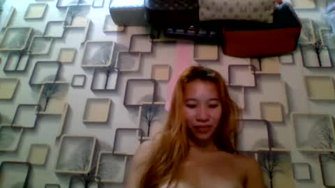 Snapshot of pinaybeauty_25 chatting on 02/14/25, 10:47 im jane online show from 02/14/25, 10:47