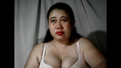 Snapshot of pinaymama12345 chatting on 11/22/25, 10:53 pinaymama12345 online show from 11/22/25, 10:53