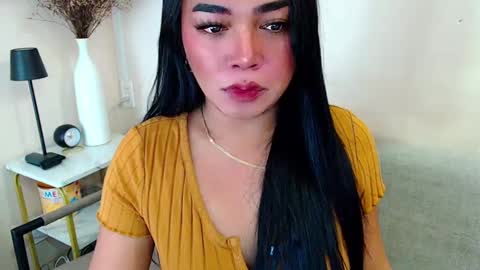 Snapshot of pinaymorena69 chatting on 12/28/24, 09:19 Just cath online show from 12/28/24, 09:19