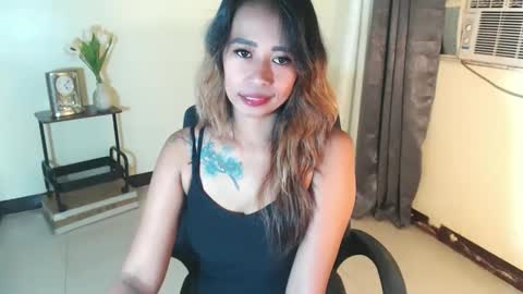 pinaymorena_renelda online show from 10/14/25, 02:34