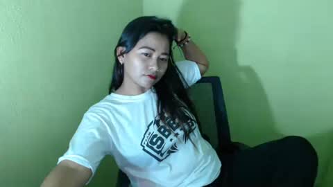 Snapshot of pinaysunday chatting on 02/21/25, 06:40 pinaysunday online show from 02/21/25, 06:40