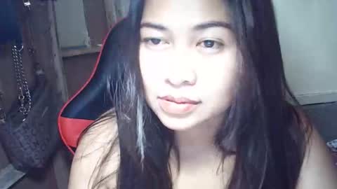 Snapshot of pinaysunday chatting on 11/13/25, 11:42 pinaysunday online show from 11/13/25, 11:42