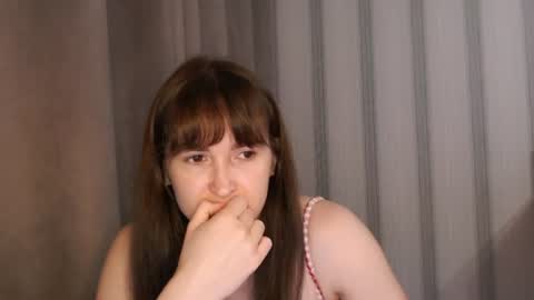 Snapshot of pineapple__mood chatting on 07/19/26, 07:45 online show from 07/19/26, 07:45