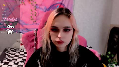 Snapshot of pineapple_dope chatting on 11/04/25, 10:20 Nancy online show from 11/04/25, 10:20