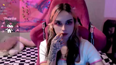 Snapshot of pineapple_dope chatting on 11/06/25, 07:37 Nancy online show from 11/06/25, 07:37