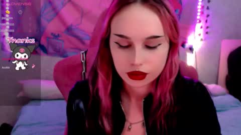 Snapshot of pineapple_dope chatting on 12/03/25, 05:00 Nancy online show from 12/03/25, 05:00