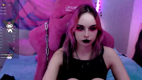 Snapshot of pineapple_dope chatting on 12/15/25, 11:31 Nancy online show from 12/15/25, 11:31