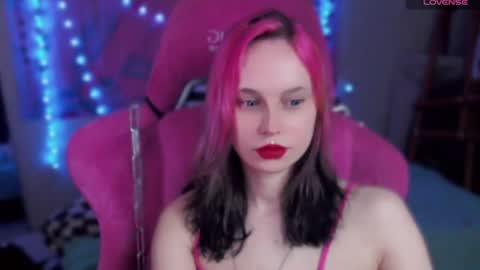 Snapshot of pineapple_dope chatting on 07/11/26, 11:39 Nancy online show from 07/11/26, 11:39