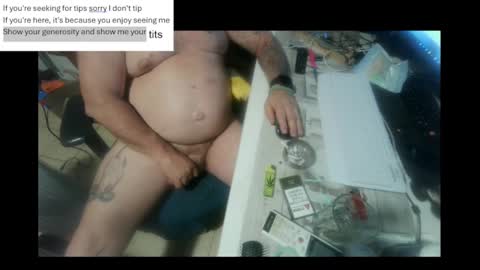 Snapshot of pini_z chatting on 01/29/25, 08:46 pini_z online show from 01/29/25, 08:46