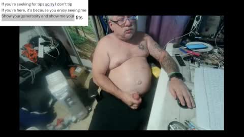 Snapshot of pini_z chatting on 02/11/25, 08:42 pini_z online show from 02/11/25, 08:42